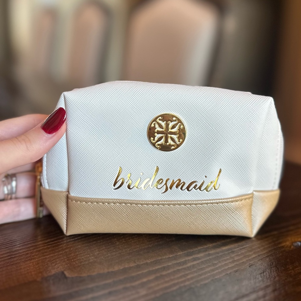 (Set of 12) Rustic Cuff White and Gold Be My Bridesmaid Clutch - Set of 12
